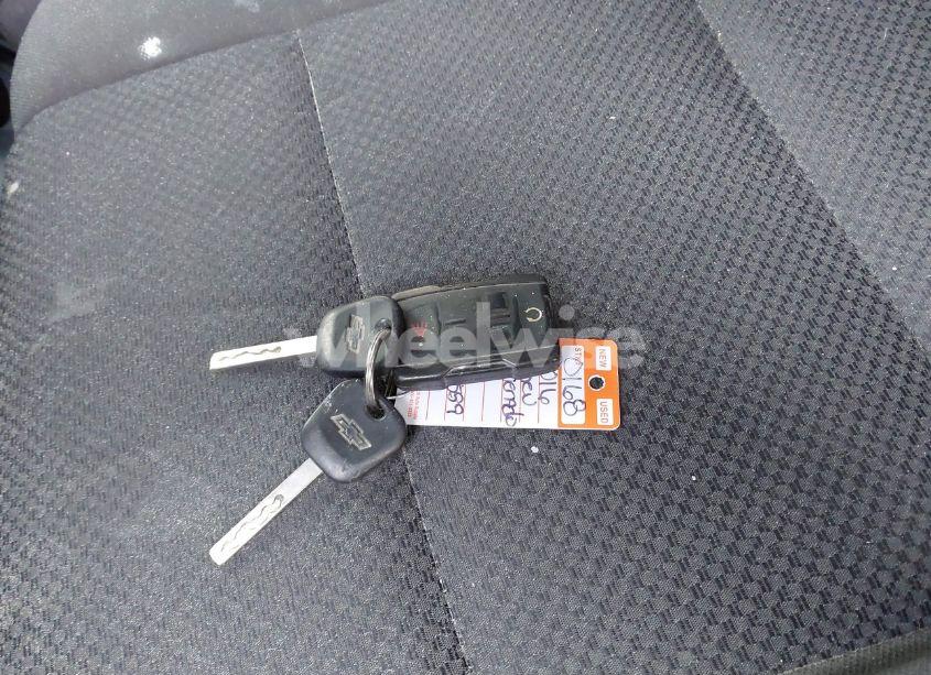 Photo 11 of 2016 Chevrolet Silverado 1500 2LT (VIN 1GCVKREC2GZ305559)