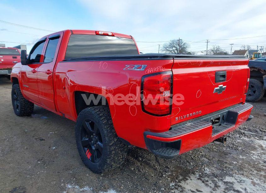 Photo 3 of 2016 Chevrolet Silverado 1500 2LT (VIN 1GCVKREC2GZ305559)