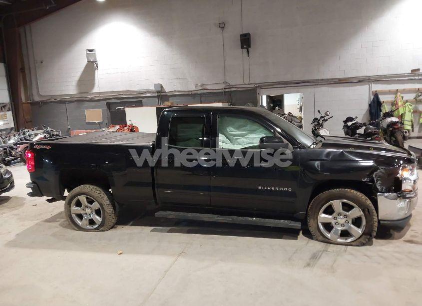 Photo 13 of 2017 Chevrolet Silverado 1500 1LT (VIN 1GCVKREC2HZ112667)