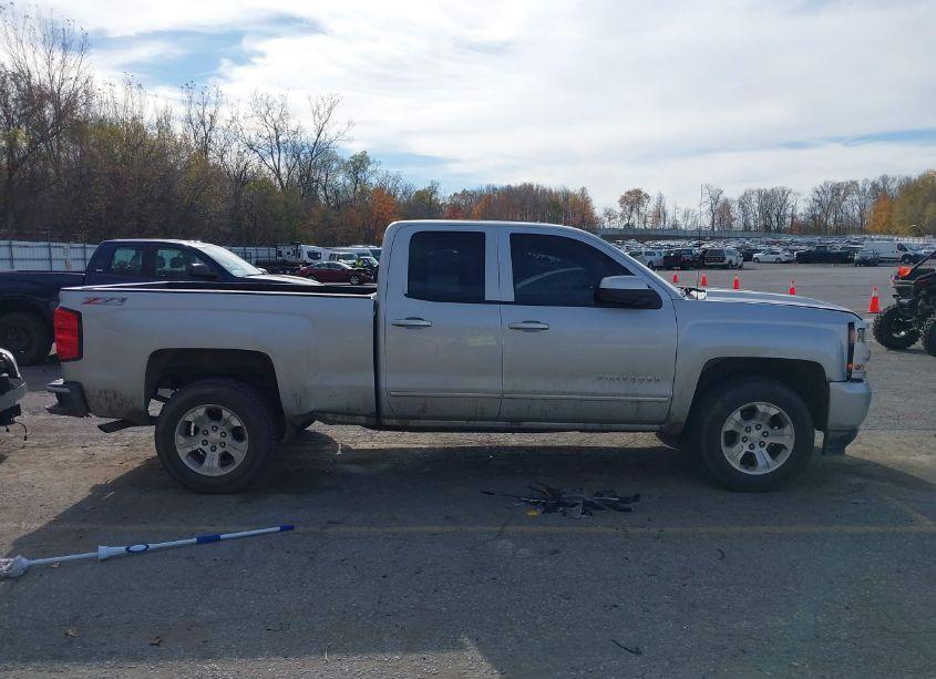 Photo 14 of 2017 Chevrolet Silverado 1500 LT (VIN 1GCVKREC2HZ319057)