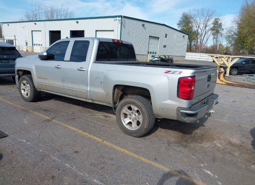 Photo 3 of 2017 Chevrolet Silverado 1500 LT (VIN 1GCVKREC2HZ319057)