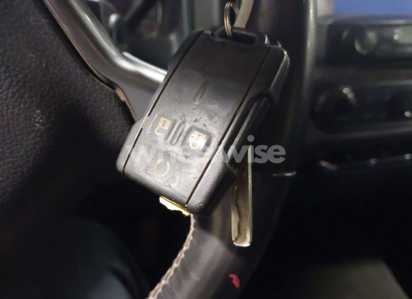 Photo 11 of 2018 Chevrolet Silverado 1500 2LT (VIN 1GCVKREC2JZ141320)