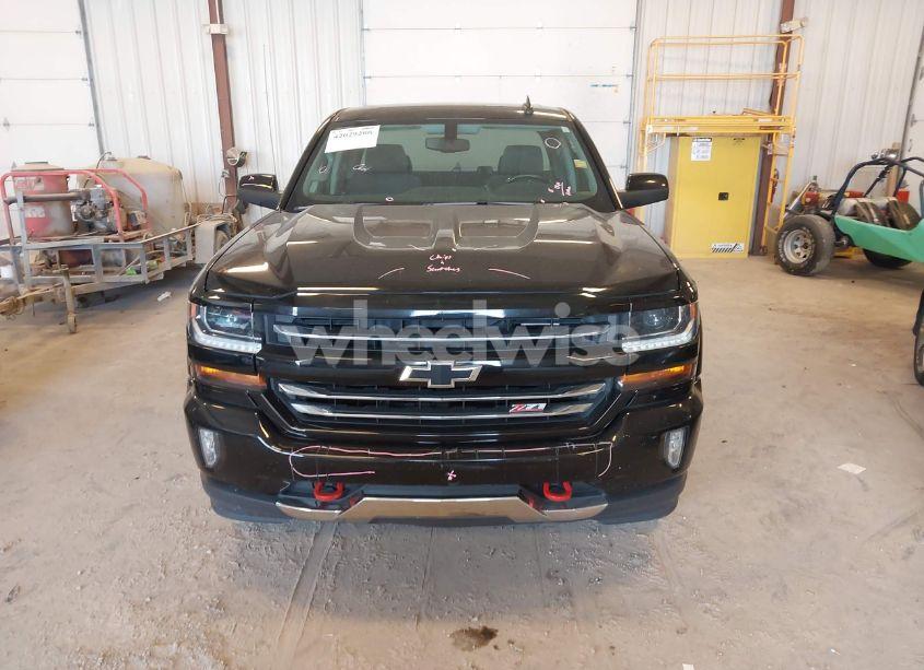Photo 12 of 2018 Chevrolet Silverado 1500 2LT (VIN 1GCVKREC2JZ188525)
