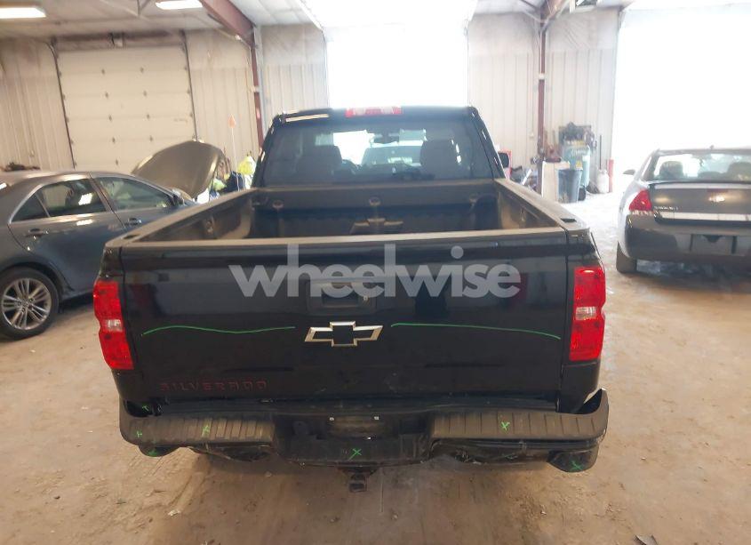 Photo 16 of 2018 Chevrolet Silverado 1500 2LT (VIN 1GCVKREC2JZ188525)