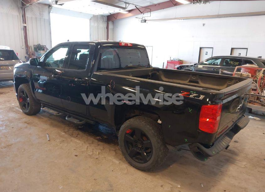 Photo 3 of 2018 Chevrolet Silverado 1500 2LT (VIN 1GCVKREC2JZ188525)