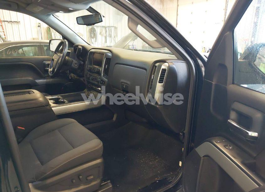 Photo 5 of 2018 Chevrolet Silverado 1500 2LT (VIN 1GCVKREC2JZ188525)