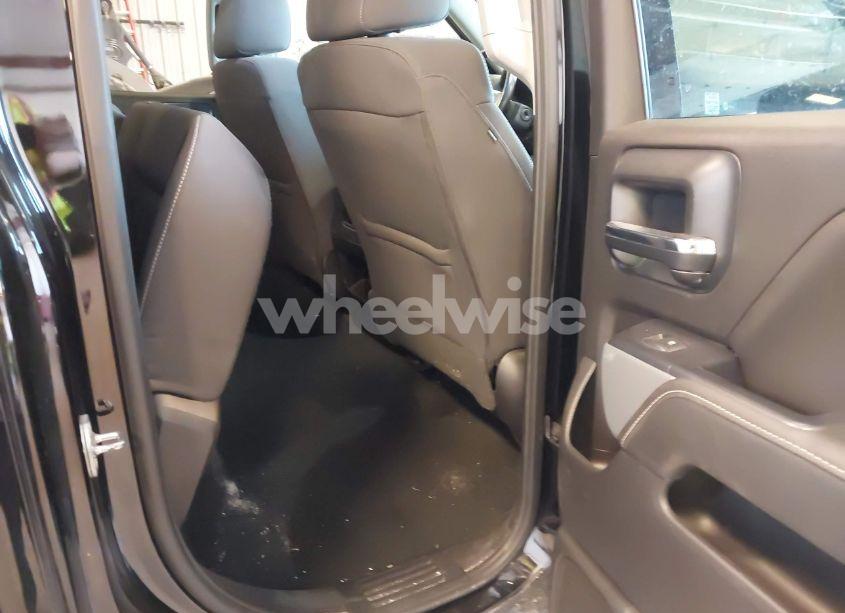 Photo 8 of 2018 Chevrolet Silverado 1500 2LT (VIN 1GCVKREC2JZ188525)