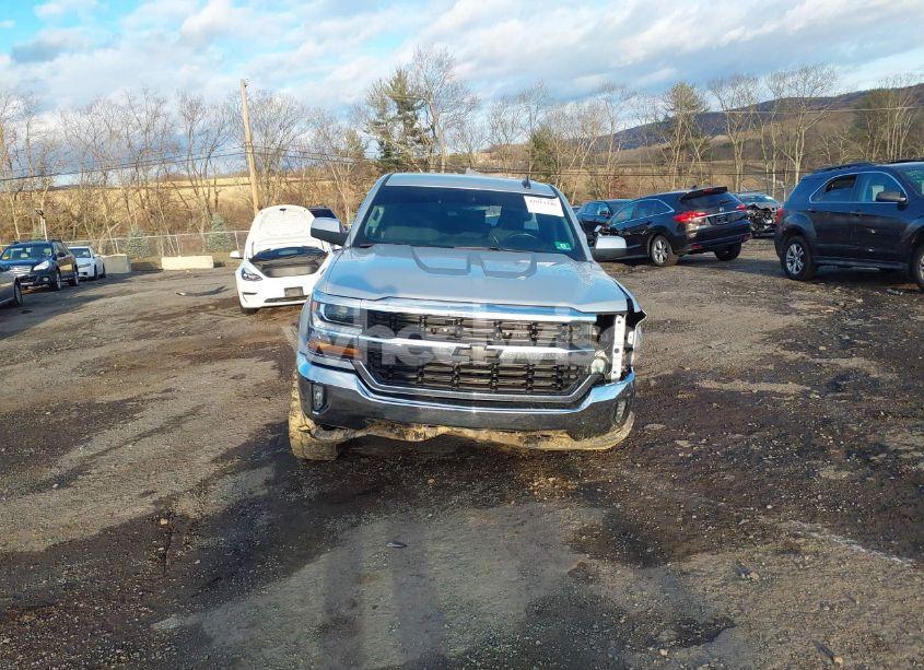 Photo 12 of 2018 Chevrolet Silverado 1500 1LT (VIN 1GCVKREC2JZ199492)