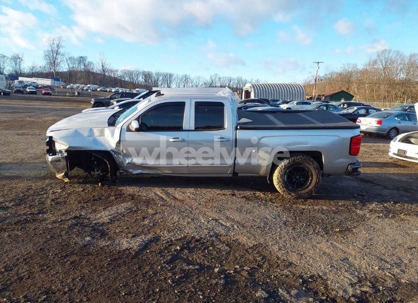Photo 14 of 2018 Chevrolet Silverado 1500 1LT (VIN 1GCVKREC2JZ199492)