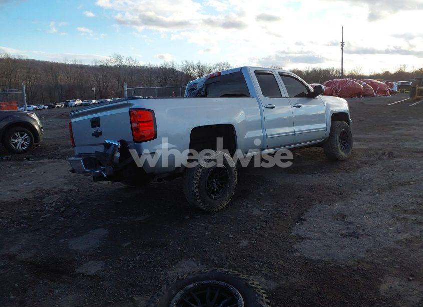 Photo 4 of 2018 Chevrolet Silverado 1500 1LT (VIN 1GCVKREC2JZ199492)