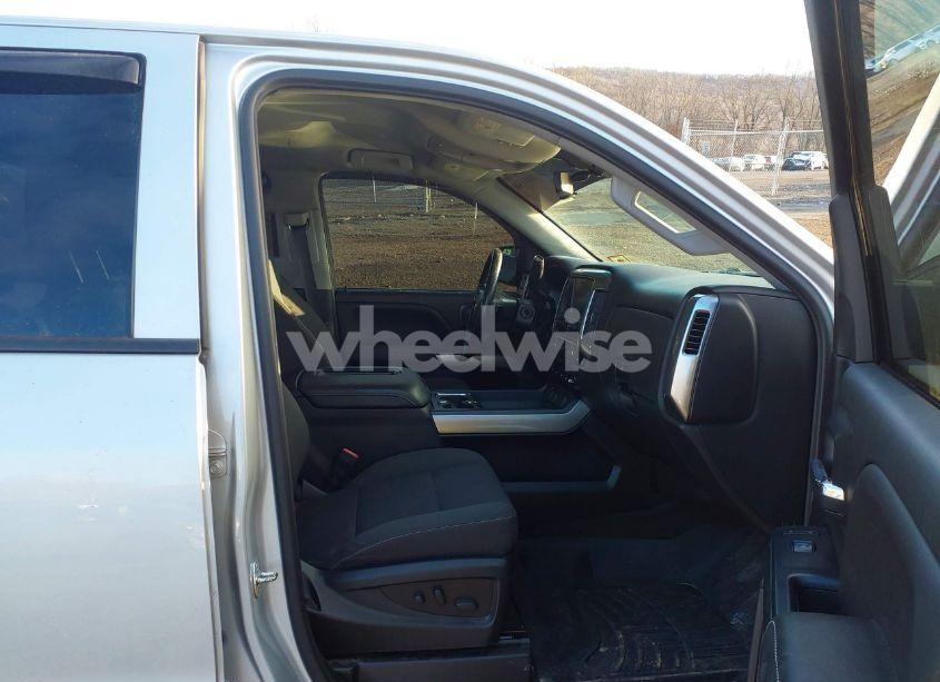 Photo 5 of 2018 Chevrolet Silverado 1500 1LT (VIN 1GCVKREC2JZ199492)