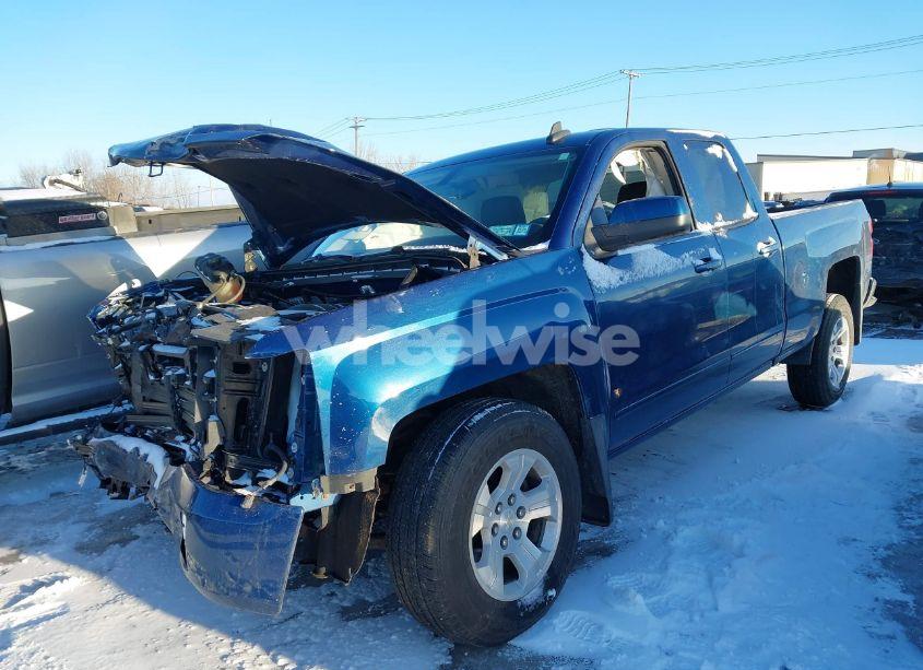 Photo 2 of 2018 Chevrolet Silverado 1500 2LT (VIN 1GCVKREC2JZ216257)