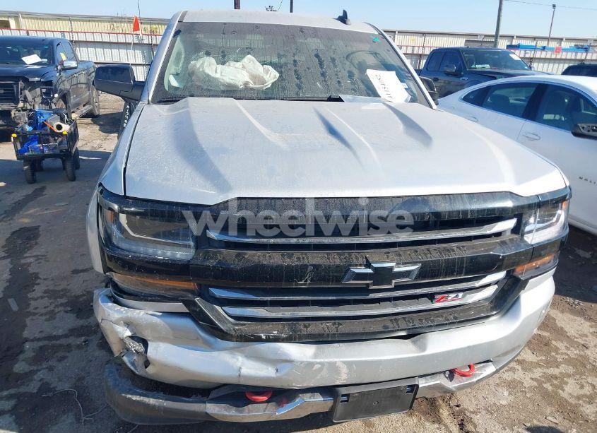 Photo 12 of 2018 Chevrolet Silverado 1500 2LT (VIN 1GCVKREC2JZ232264)