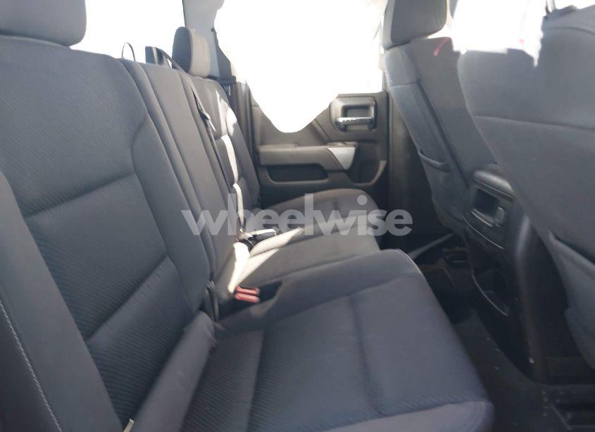 Photo 8 of 2018 Chevrolet Silverado 1500 2LT (VIN 1GCVKREC2JZ232264)