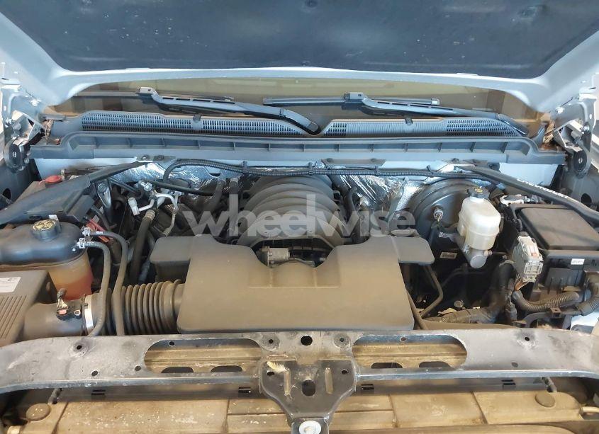 Photo 10 of 2018 Chevrolet Silverado 1500 2LT (VIN 1GCVKREC2JZ348922)