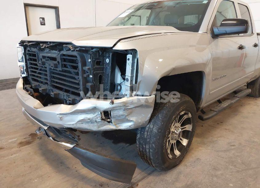 Photo 12 of 2018 Chevrolet Silverado 1500 2LT (VIN 1GCVKREC2JZ348922)