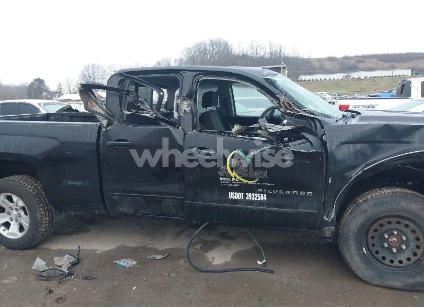 Photo 14 of 2018 Chevrolet Silverado 1500 2LT (VIN 1GCVKREC2JZ361282)