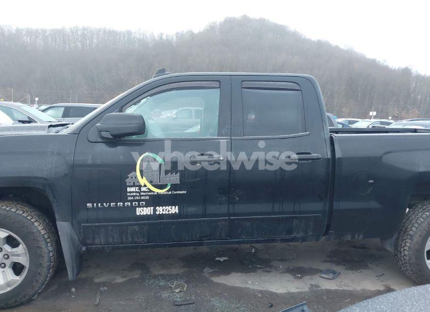 Photo 15 of 2018 Chevrolet Silverado 1500 2LT (VIN 1GCVKREC2JZ361282)