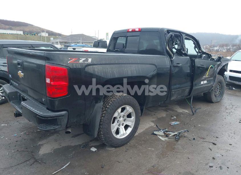 Photo 4 of 2018 Chevrolet Silverado 1500 2LT (VIN 1GCVKREC2JZ361282)