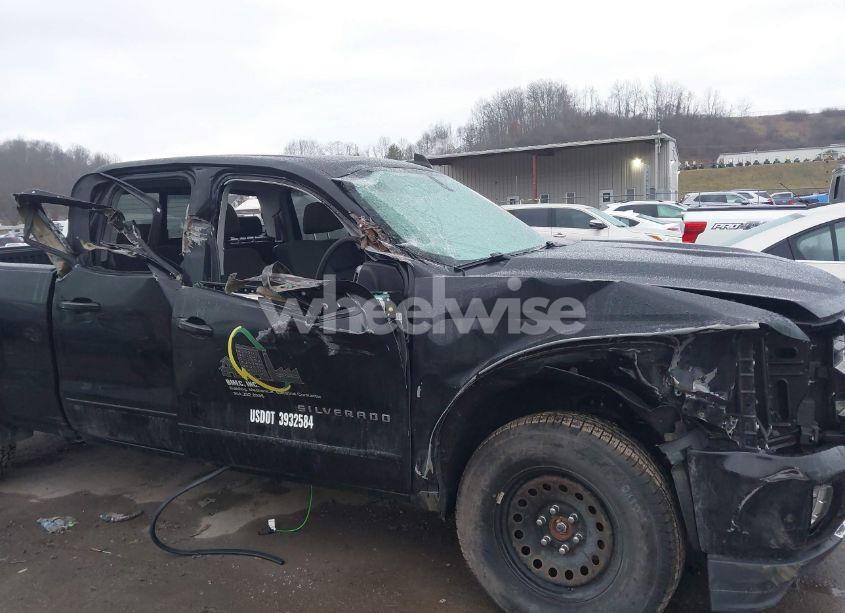 Photo 6 of 2018 Chevrolet Silverado 1500 2LT (VIN 1GCVKREC2JZ361282)