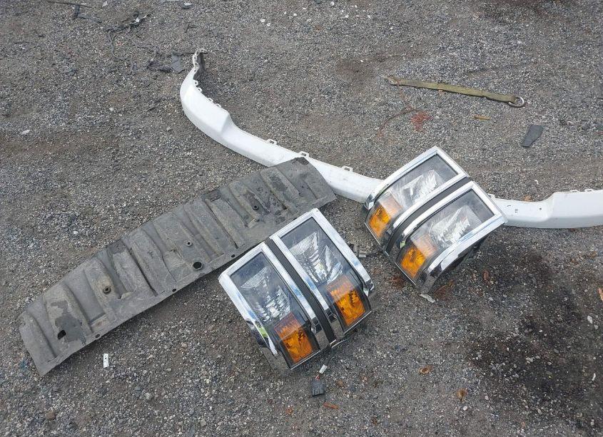 Photo 12 of 2014 Chevrolet Silverado 1500 1LT (VIN 1GCVKREC3EZ232604)