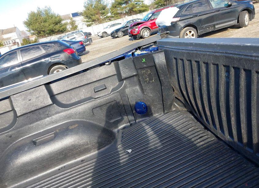 Photo 19 of 2014 Chevrolet Silverado 1500 2LT (VIN 1GCVKREC3EZ372104)