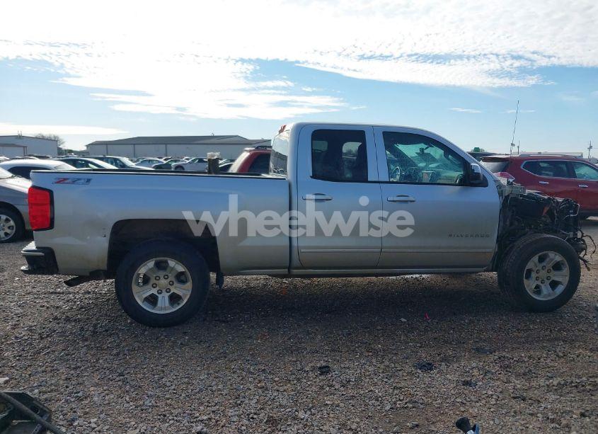 Photo 14 of 2015 Chevrolet Silverado 1500 2LT (VIN 1GCVKREC3FZ153869)