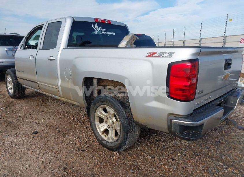 Photo 3 of 2015 Chevrolet Silverado 1500 2LT (VIN 1GCVKREC3FZ153869)