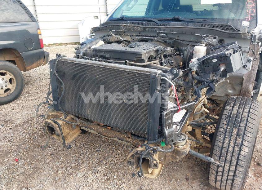 Photo 6 of 2015 Chevrolet Silverado 1500 2LT (VIN 1GCVKREC3FZ153869)