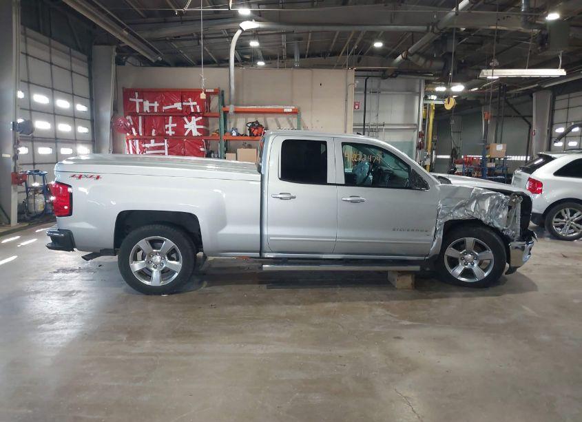 Photo 13 of 2015 Chevrolet Silverado 1500 1LT (VIN 1GCVKREC3FZ164676)