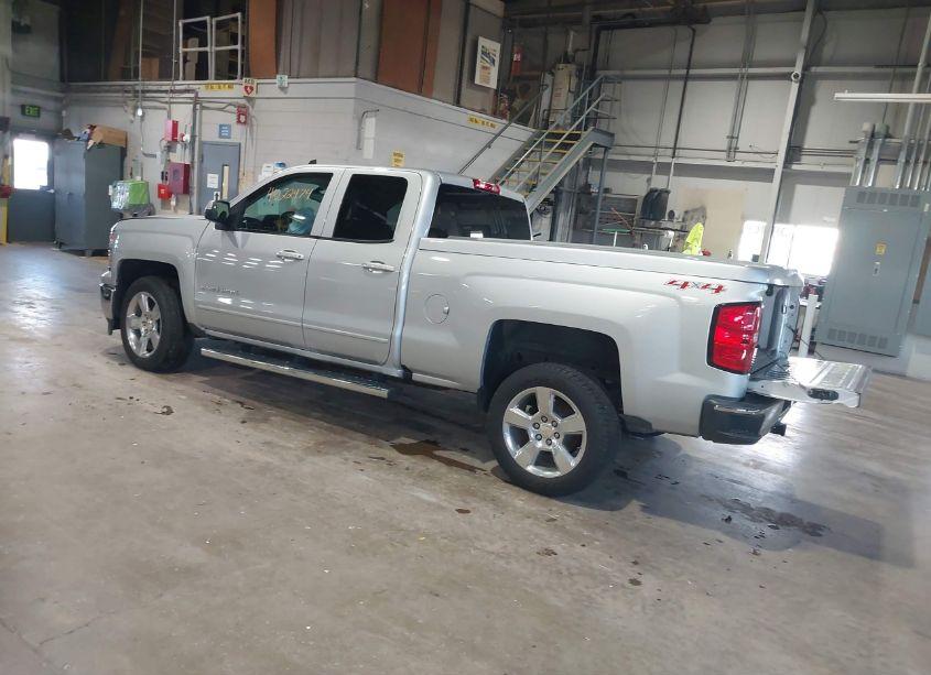 Photo 3 of 2015 Chevrolet Silverado 1500 1LT (VIN 1GCVKREC3FZ164676)