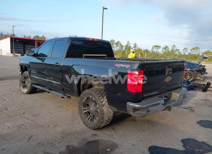 Photo 3 of 2015 Chevrolet Silverado 1500 1LT (VIN 1GCVKREC3FZ241773)