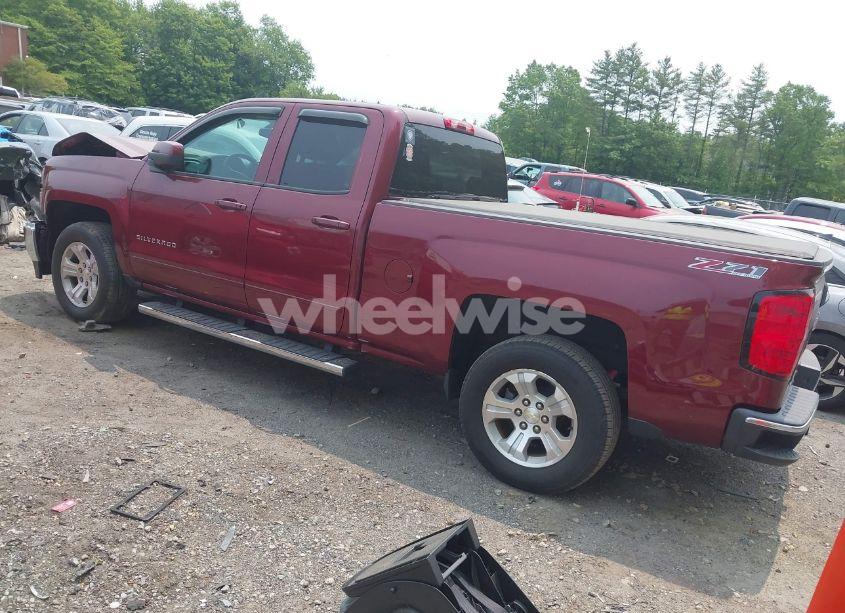 Photo 3 of 2015 Chevrolet Silverado 1500 2LT (VIN 1GCVKREC3FZ255883)