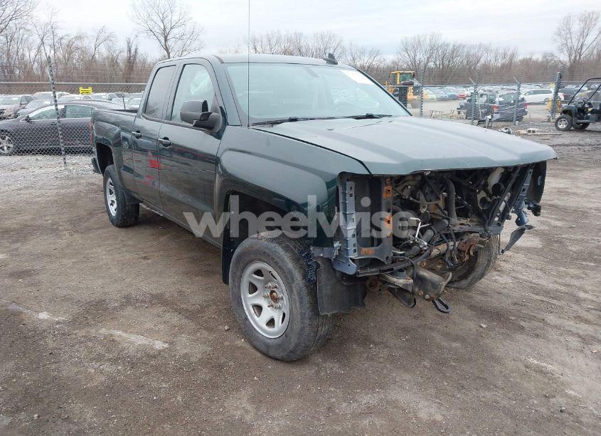 2015 Chevrolet Silverado 1500 1LT (VIN 1GCVKREC3FZ318691) main photo