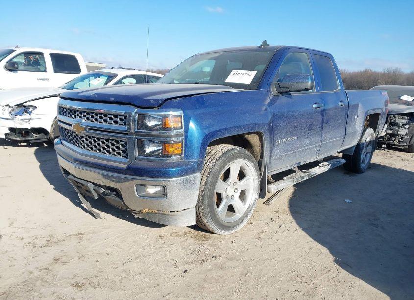 Photo 2 of 2015 Chevrolet Silverado 1500 1LT (VIN 1GCVKREC3FZ338195)