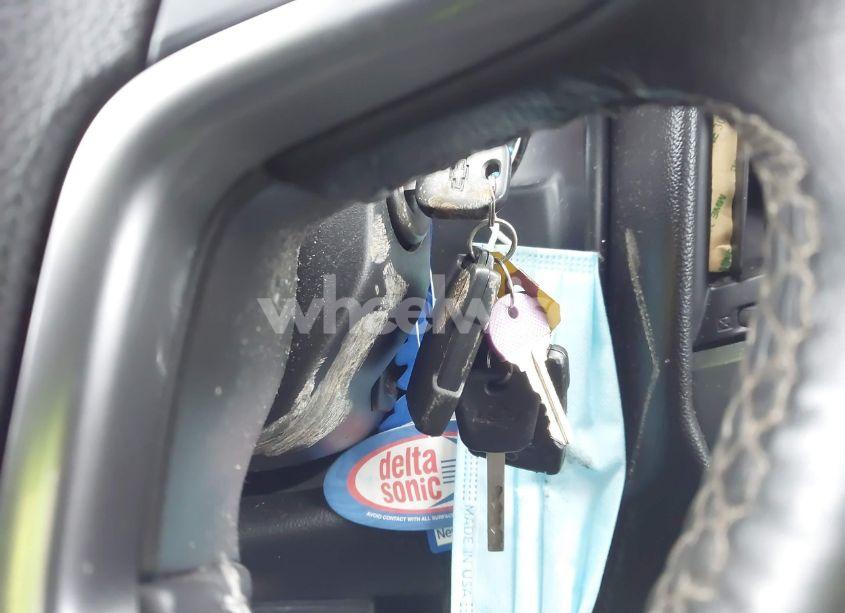 Photo 11 of 2015 Chevrolet Silverado 1500 2LT (VIN 1GCVKREC3FZ342991)