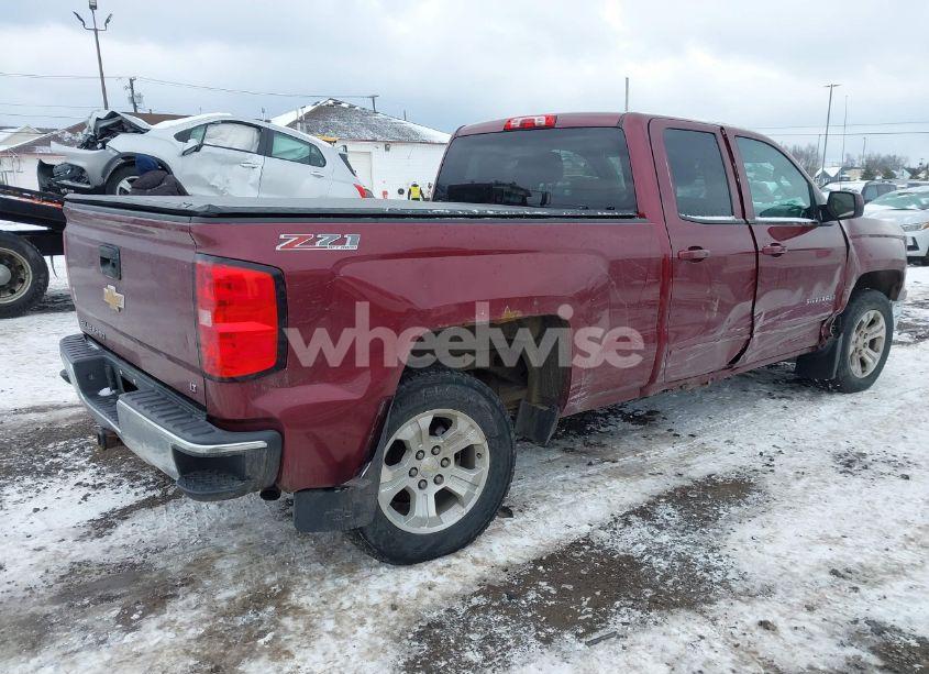 Photo 4 of 2015 Chevrolet Silverado 1500 2LT (VIN 1GCVKREC3FZ342991)