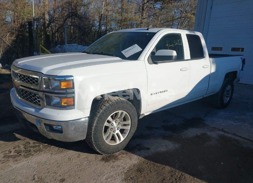 Photo 2 of 2015 Chevrolet Silverado 1500 1LT (VIN 1GCVKREC3FZ345776)