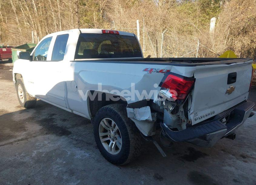 Photo 3 of 2015 Chevrolet Silverado 1500 1LT (VIN 1GCVKREC3FZ345776)