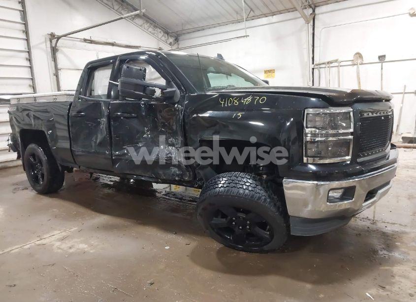 2015 Chevrolet Silverado 1500 2LT (VIN 1GCVKREC3FZ374890) main photo