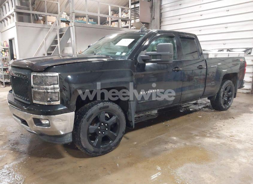 Photo 2 of 2015 Chevrolet Silverado 1500 2LT (VIN 1GCVKREC3FZ374890)