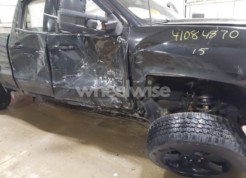 Photo 6 of 2015 Chevrolet Silverado 1500 2LT (VIN 1GCVKREC3FZ374890)