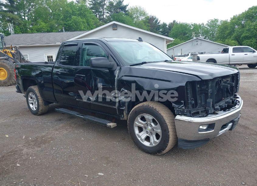 2015 Chevrolet Silverado 1500 2LT (VIN 1GCVKREC3FZ439821) main photo