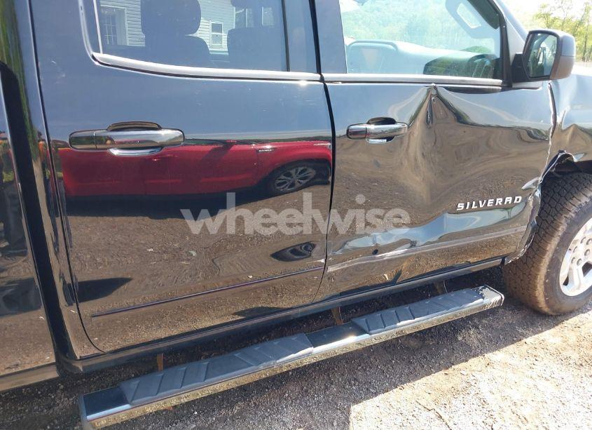 Photo 19 of 2015 Chevrolet Silverado 1500 2LT (VIN 1GCVKREC3FZ439821)