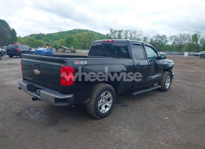 Photo 4 of 2015 Chevrolet Silverado 1500 2LT (VIN 1GCVKREC3FZ439821)