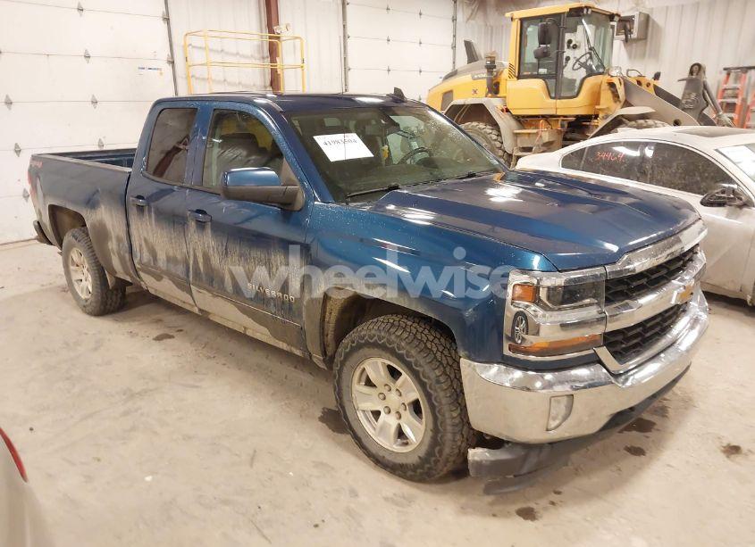 2016 Chevrolet Silverado 1500 1LT (VIN 1GCVKREC3GZ101661) main photo