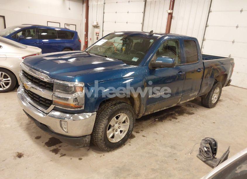 Photo 2 of 2016 Chevrolet Silverado 1500 1LT (VIN 1GCVKREC3GZ101661)