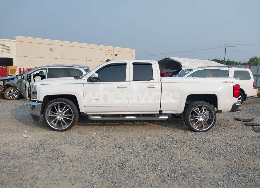 Photo 15 of 2016 Chevrolet Silverado 1500 LT (VIN 1GCVKREC3GZ105807)