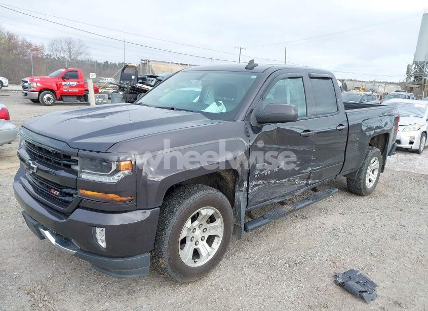 Photo 2 of 2016 Chevrolet Silverado 1500 2LT (VIN 1GCVKREC3GZ226188)