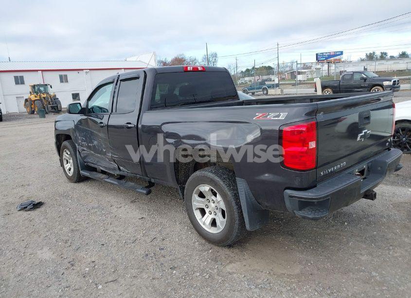 Photo 3 of 2016 Chevrolet Silverado 1500 2LT (VIN 1GCVKREC3GZ226188)